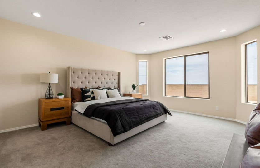 Owner's suite with bay window upgrade