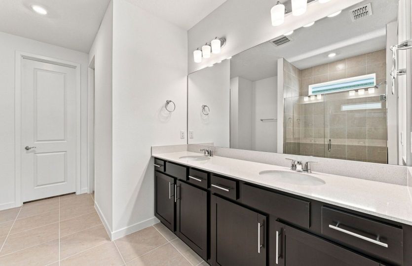 Owner's Bath w/Dual Sinks
