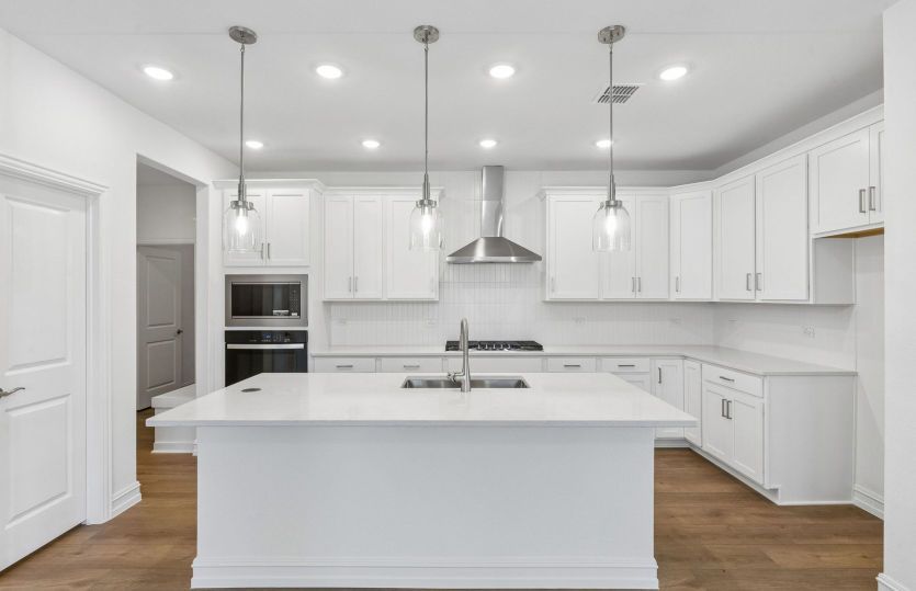 Beautiful pendent lighting in kitchen