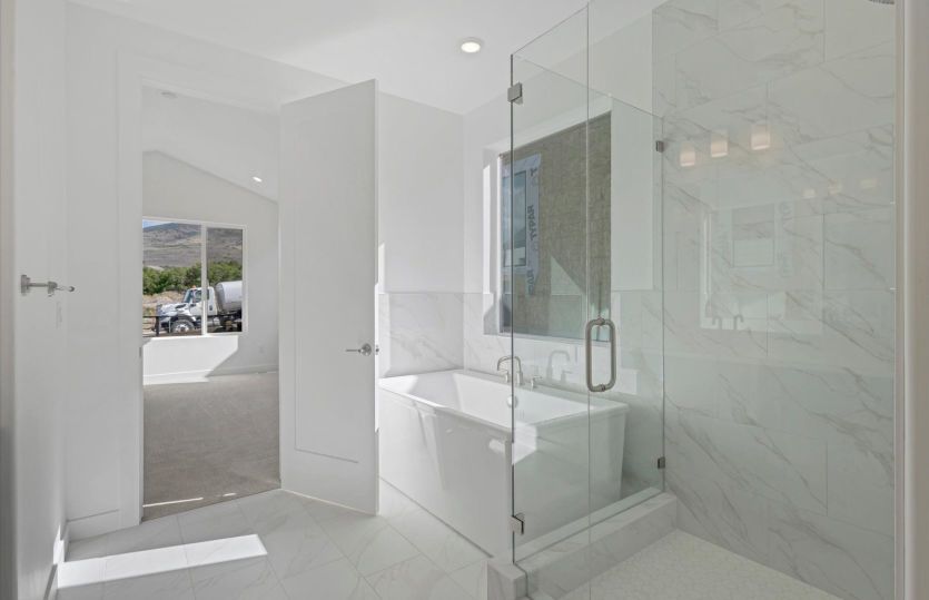 Separate Tub & Shower