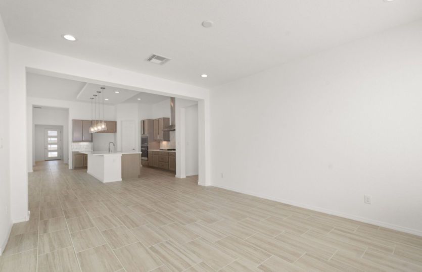 Cafe area perfect for family dinners or entertaining