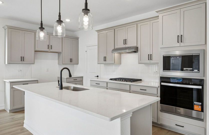 Eat in bartop island in kitchen