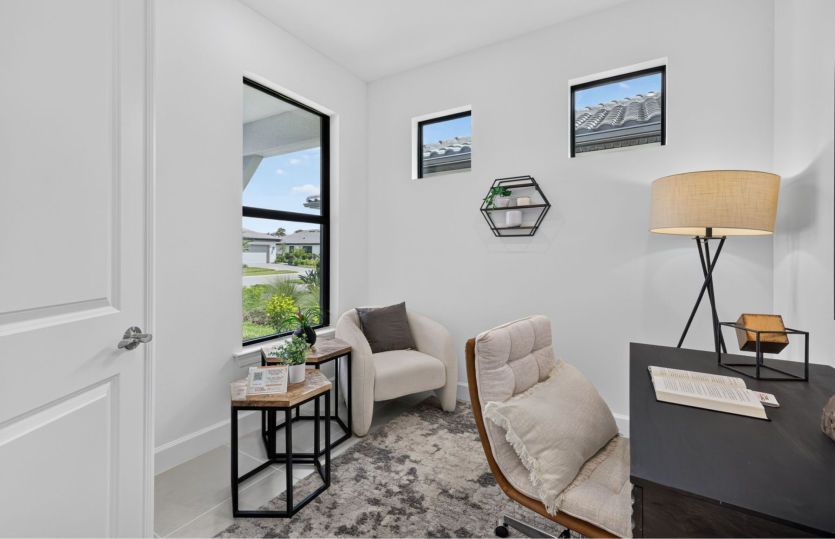 Enclosed flex room