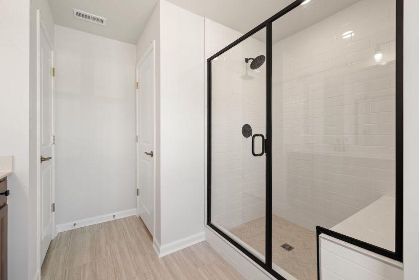 Richton #110 Owner's Shower