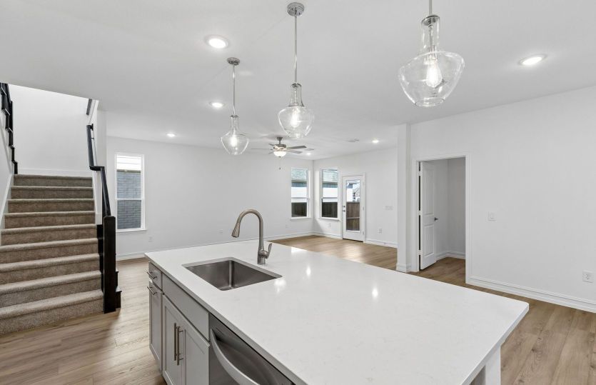 Eat-in bartop kitchen island