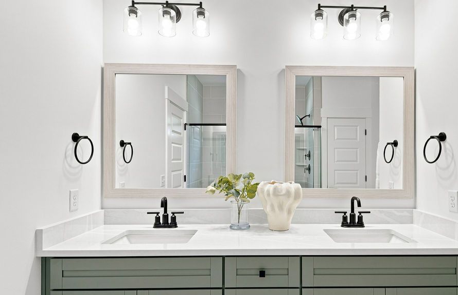 Vanderbilt Owners Bath