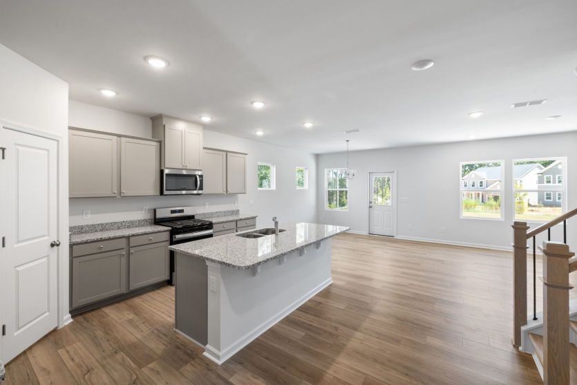 Hampton - #27 Kitchen is Bright & Beautiful