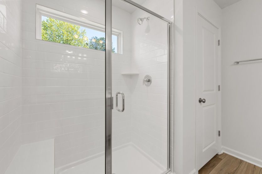 Hampton #29 Owner's Shower
