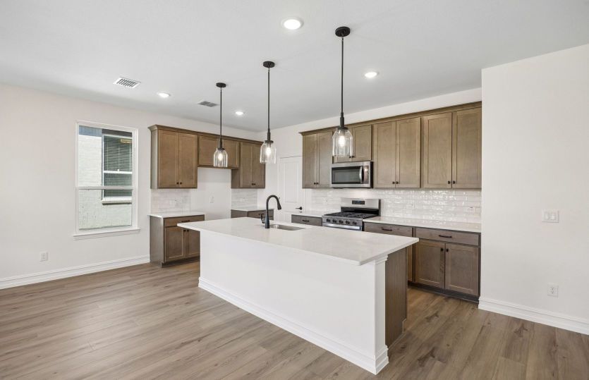 Eat-in bartop kitchen island