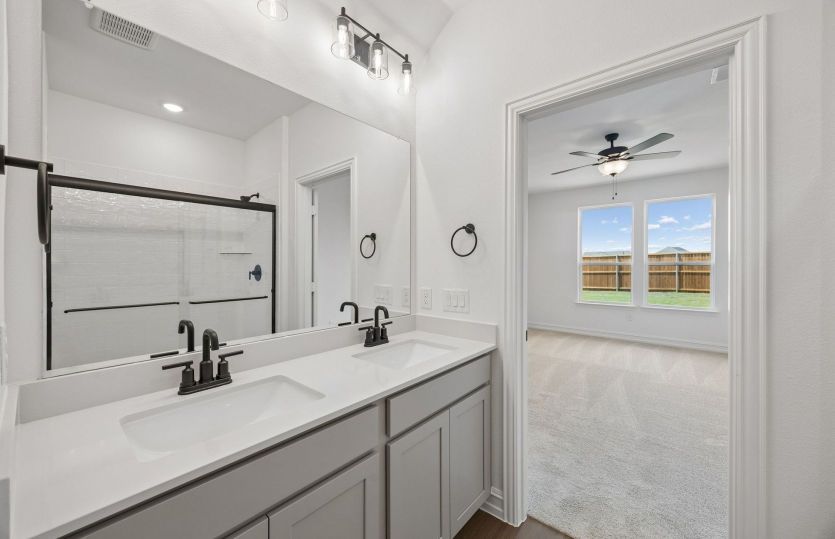 Double vanity in primary bedroom