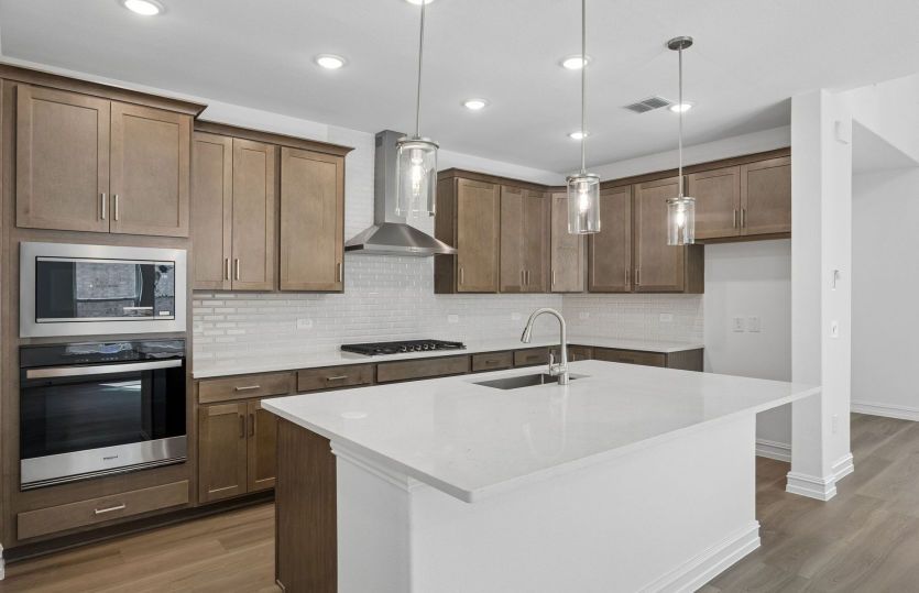 Beautiful pendent lighting in kitchen