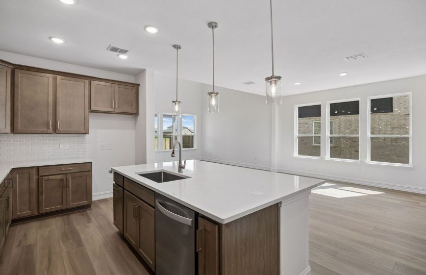 Eat-in bartop kitchen island