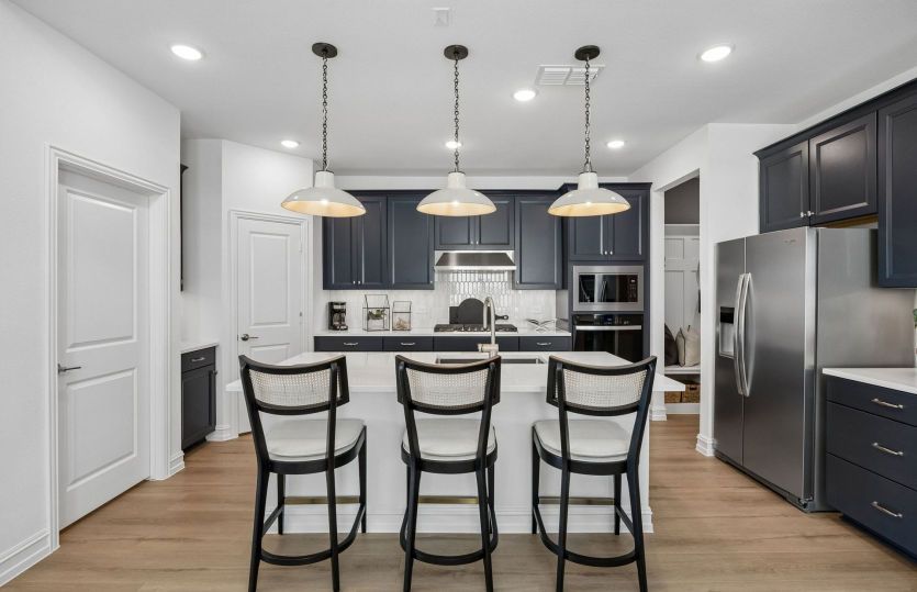Eat-in bartop kitchen island