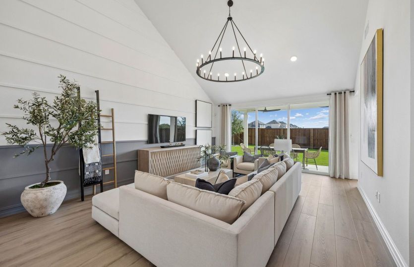 Spacious living room