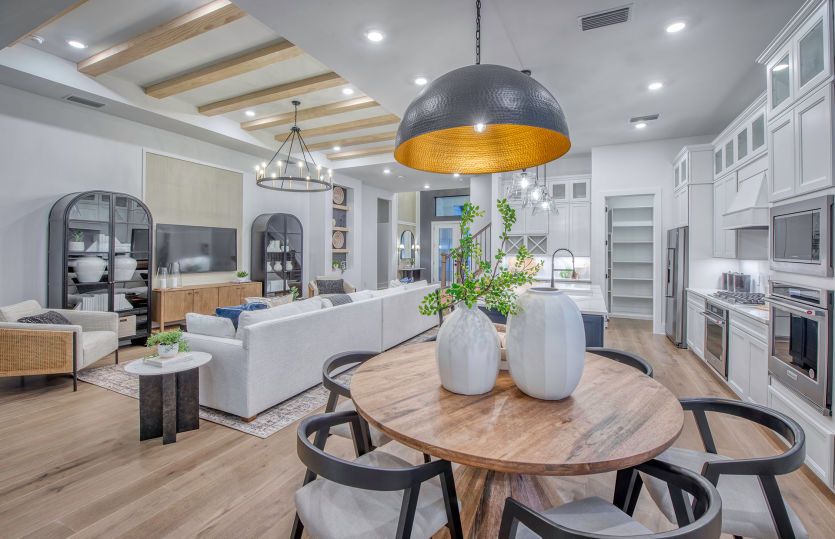 Charming café and dining area