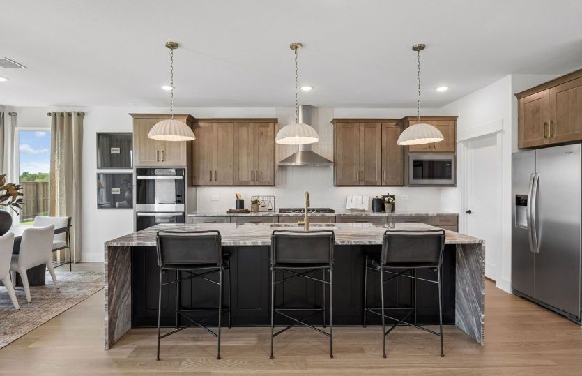 Eat-in bartop kitchen island