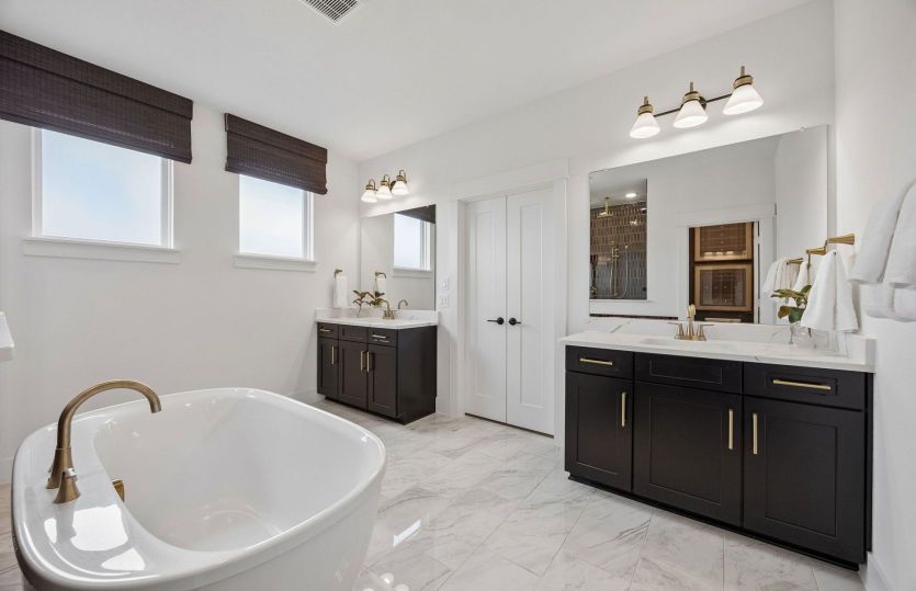 Double vanity in primary bath