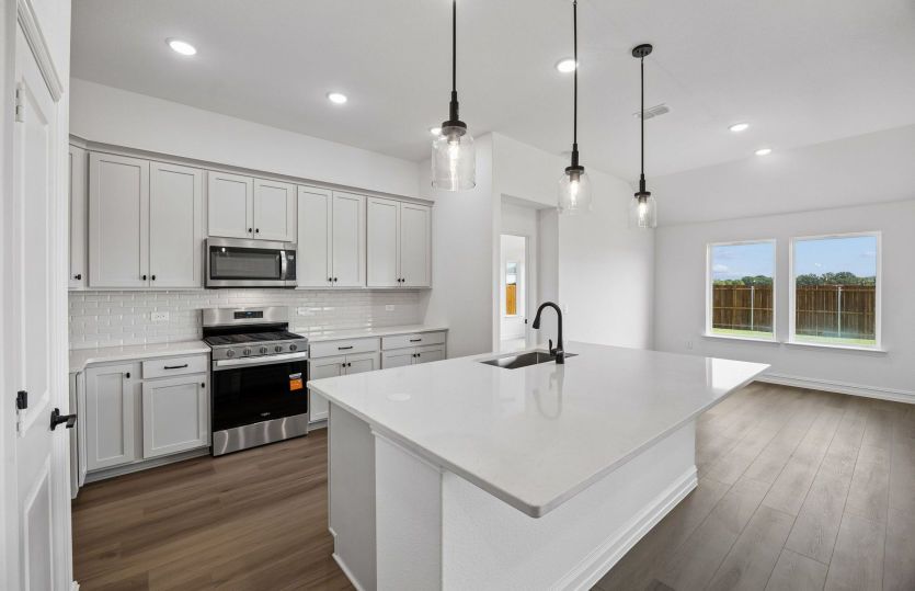 Beautiful pendent lighting in kitchen