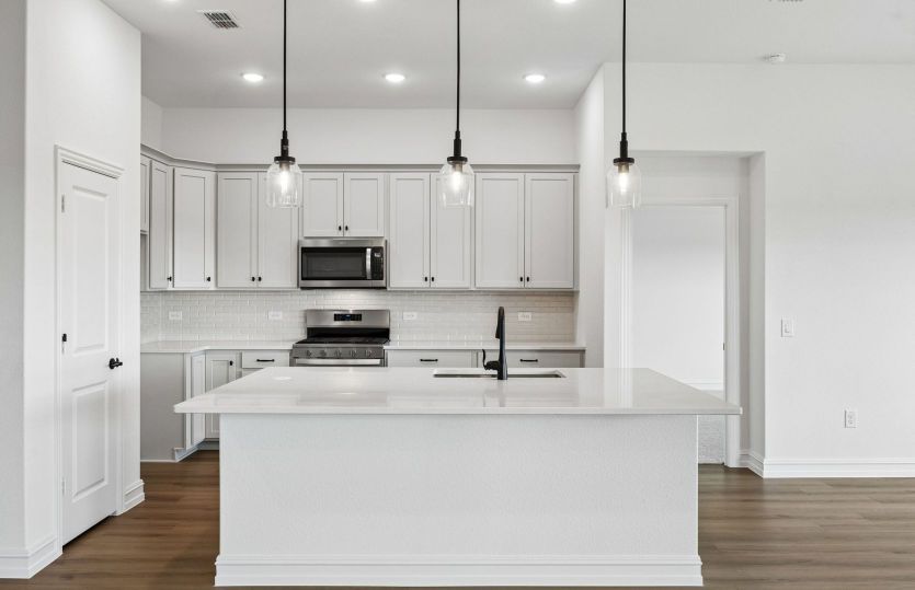 Eat-in bartop kitchen island