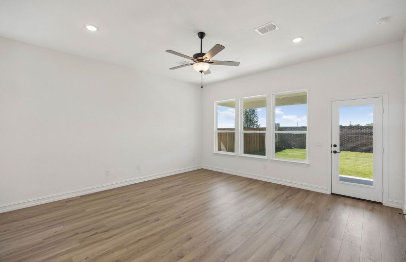 Cafe area off kitchen and living room