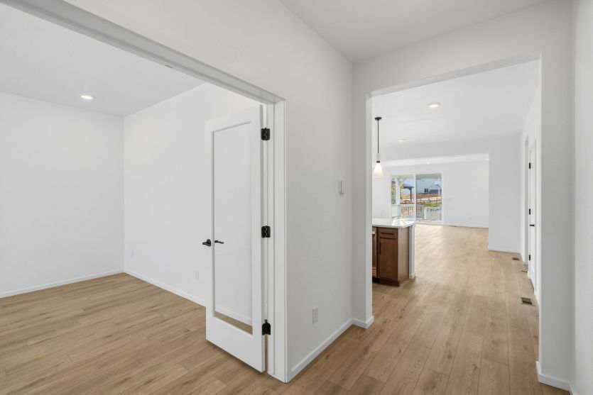 Den to Right Upon Entry