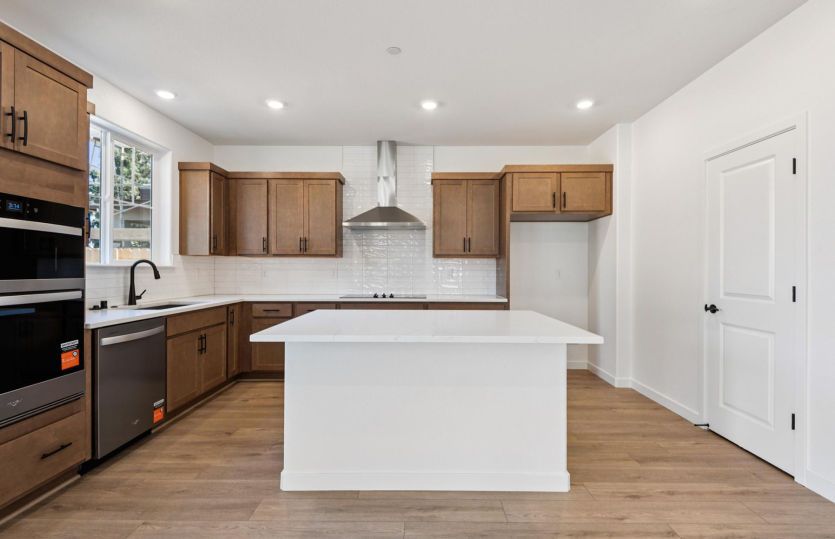 Kitchen with central island