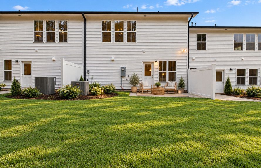 Townhomes with Backyard living
