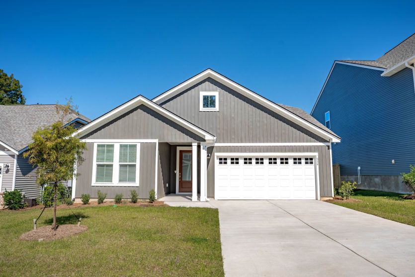 554 CARTERS GROVE LN (Prestige)