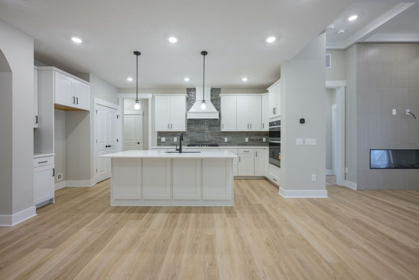 Perfect Size Kitchen for Cooking and Entertaining