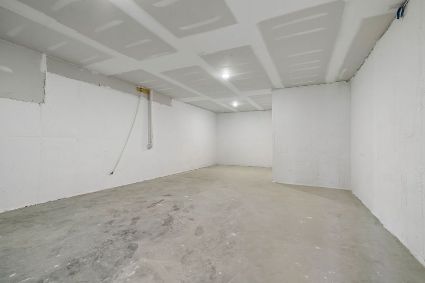 2 Car Garage