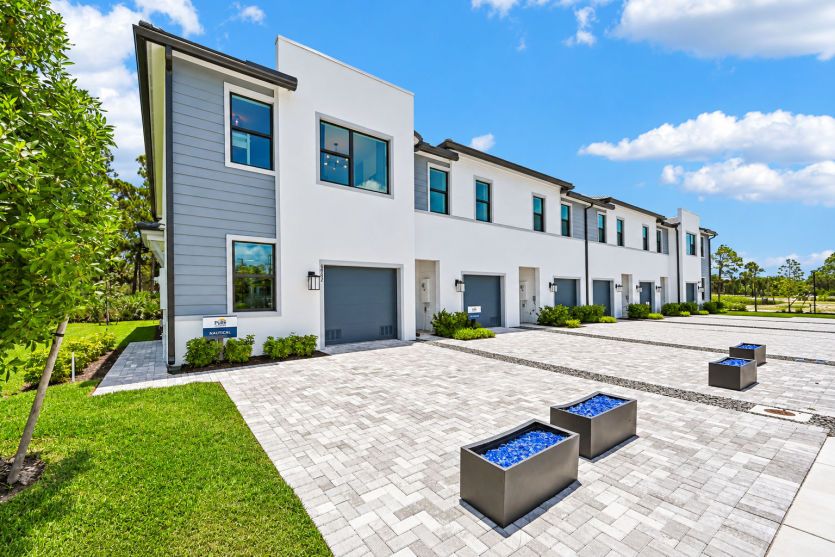 6729 Kavagi Dr (Latitude II)