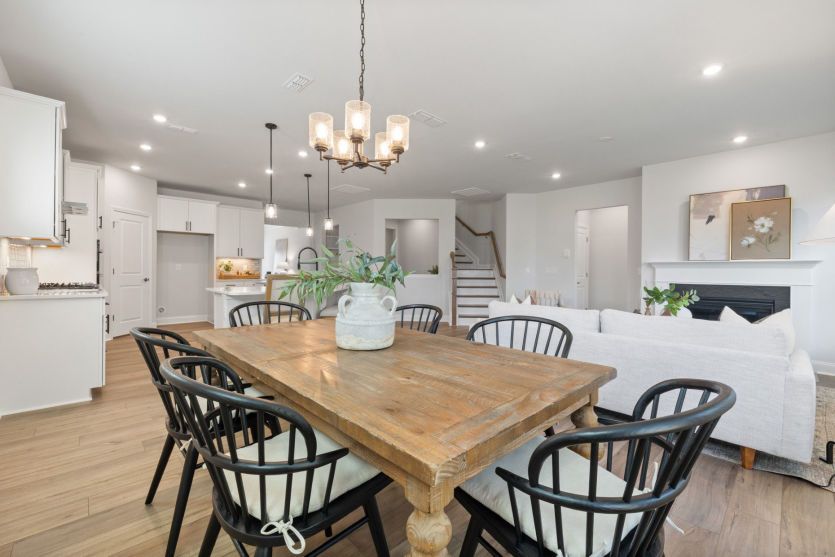Stonebrook #23 - Cafe for Casual Dining or Hosting