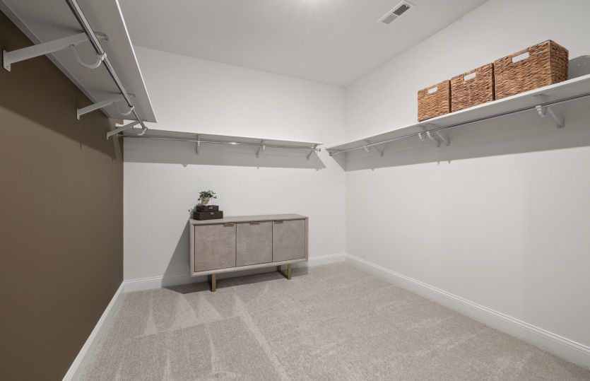 Large Walk-in Owner's Closet