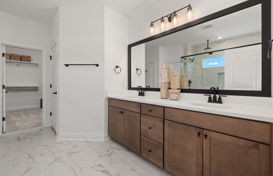 Double Vanity Owner's Bath