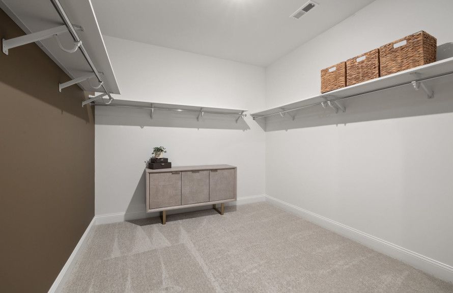 Large Walk-in Owner's Closet