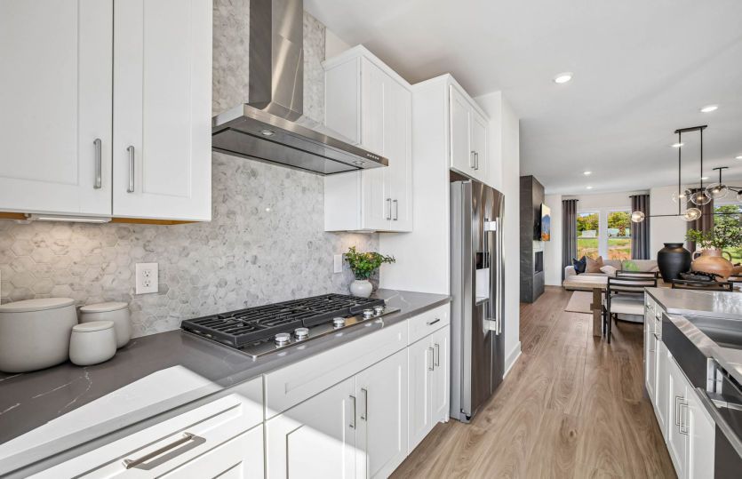 Gourmet Kitchen Features 5 Burner Gas Cooktop