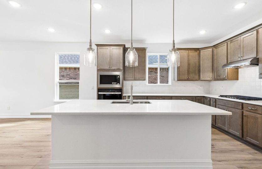 Eat-in bartop kitchen island