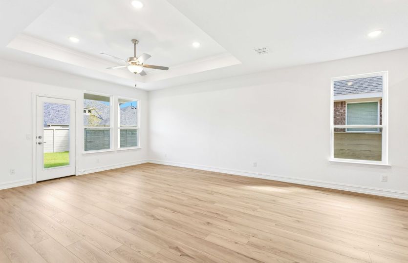 Spacious living room