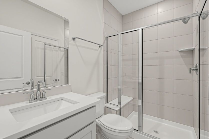 Spacious full bath