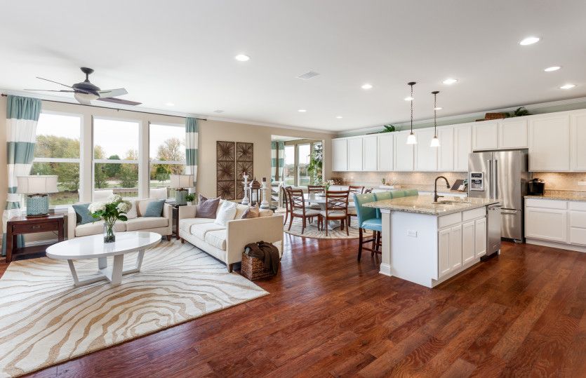 Open Concept Living, great for entertaining