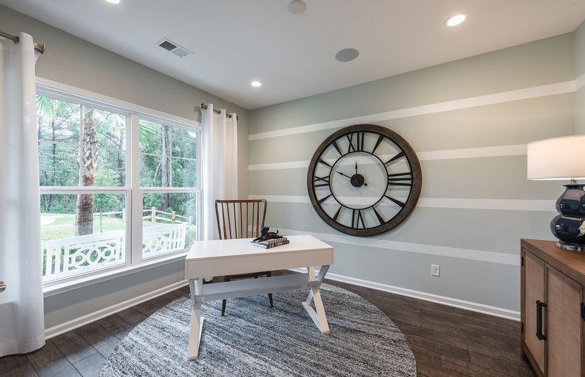 Stay on task in this home office