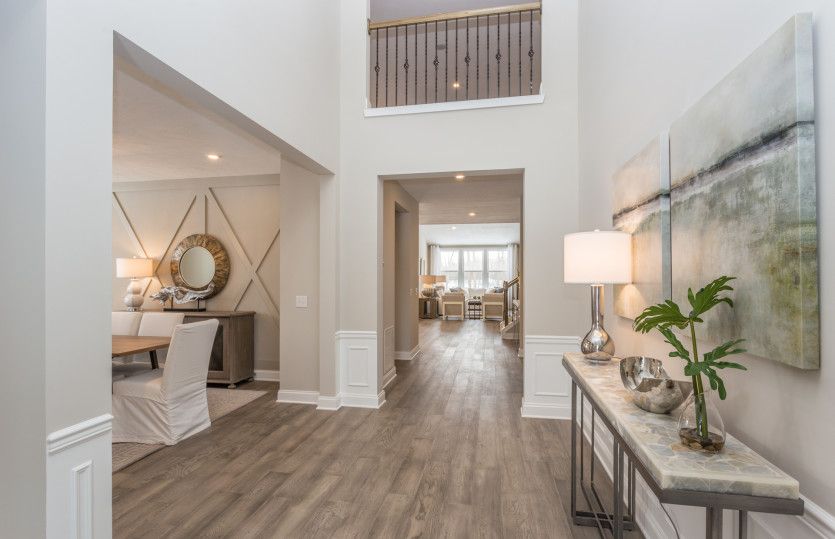 Elegant and Welcoming Foyer