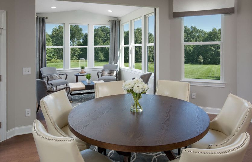 Cozy Breakfast Nook/Cafe Located Next to Kitchen