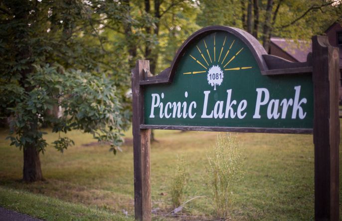 Picnic Lake Park
