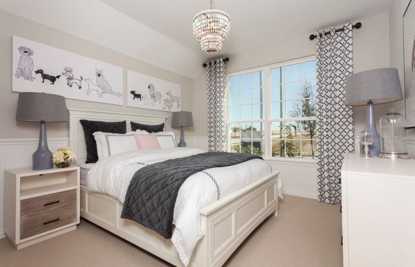Secondary bedroom