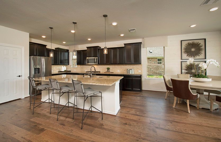 Spacious Eat-In Kitchen