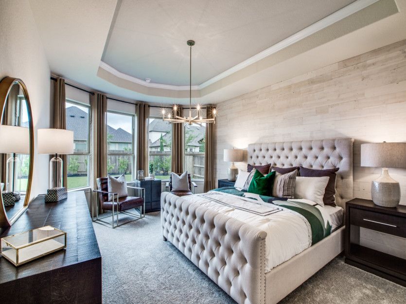 Owner's Suite with Bay Windows