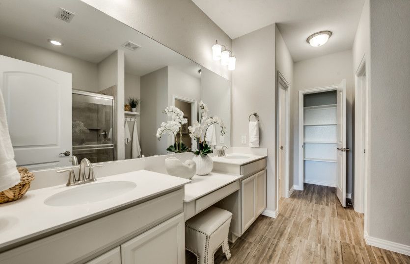 Owner's bath with double vanity*model representation