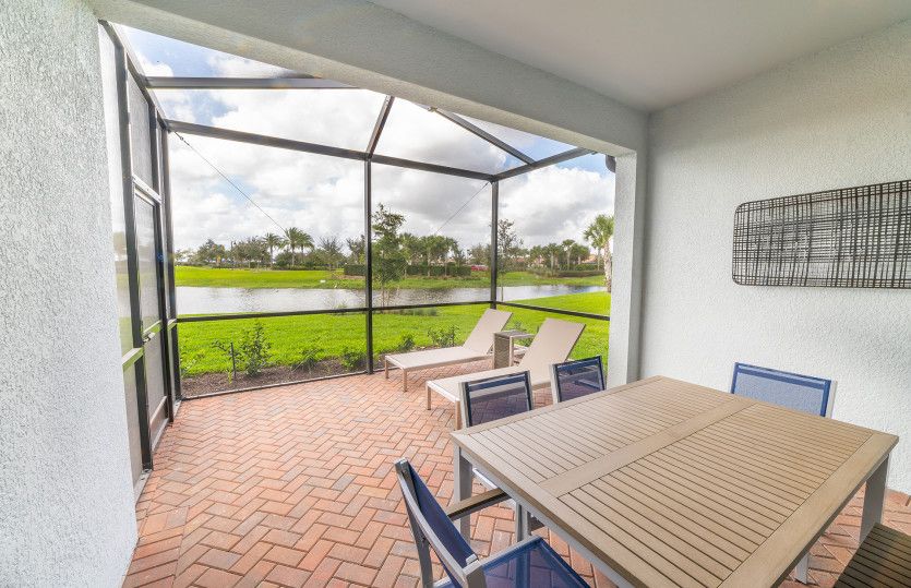 Covered lanai, ideal outdoor living space