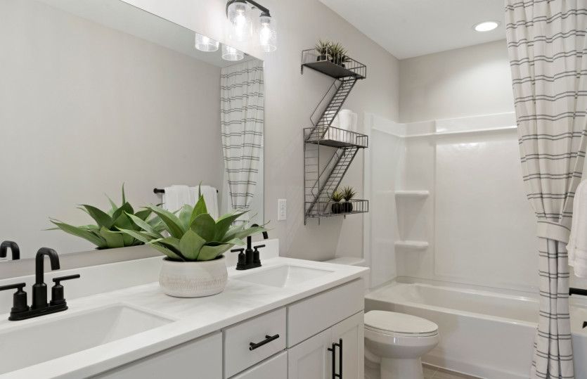 Bedroom level full bathroom